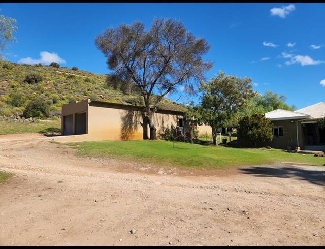 FARM FOR SALE IN MONTAGU